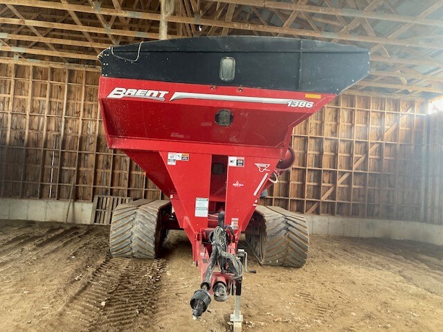 2015 Brent 1386 Grain Carts
