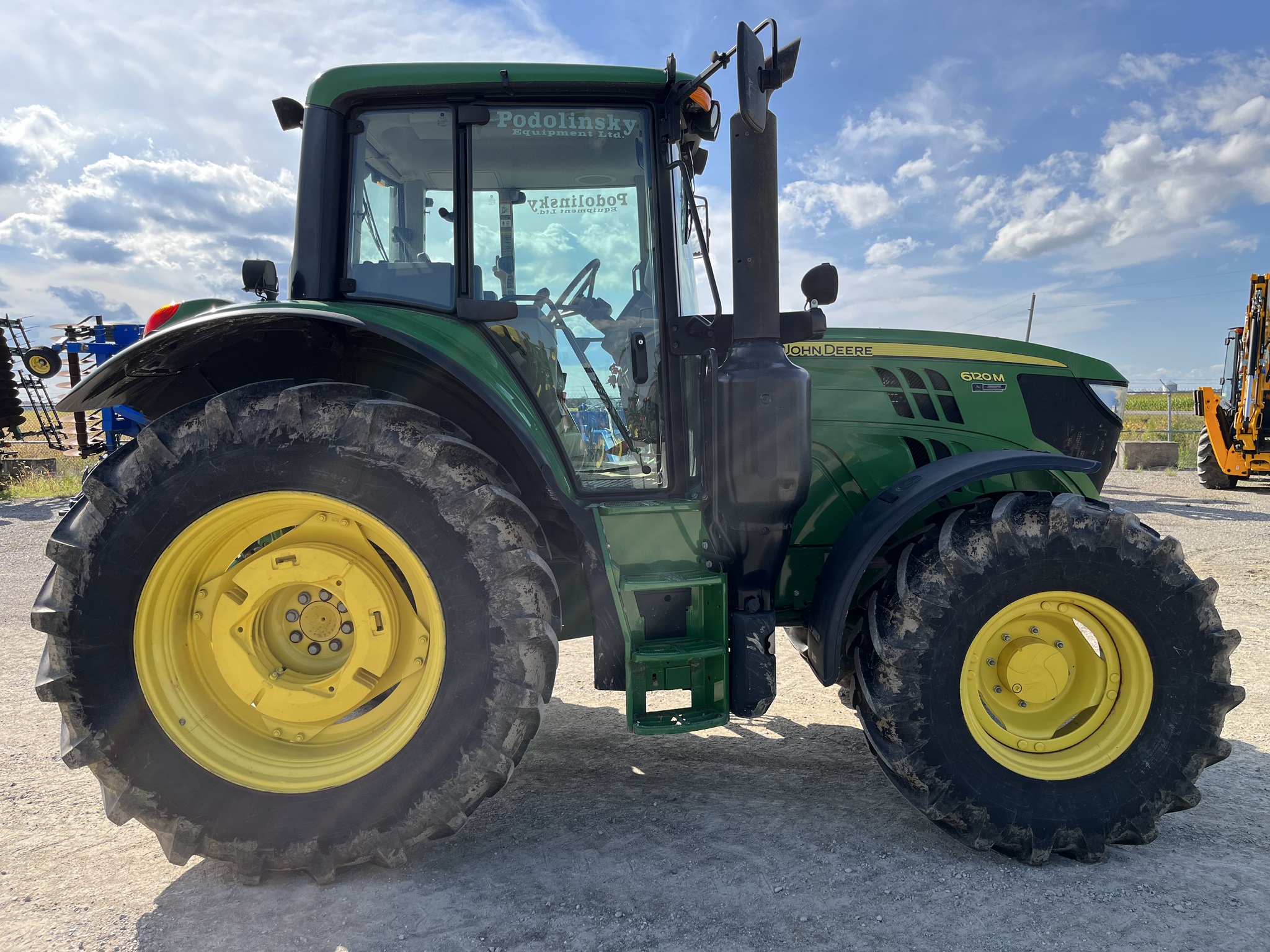 2016 John Deere 6120M Utility Tractors
