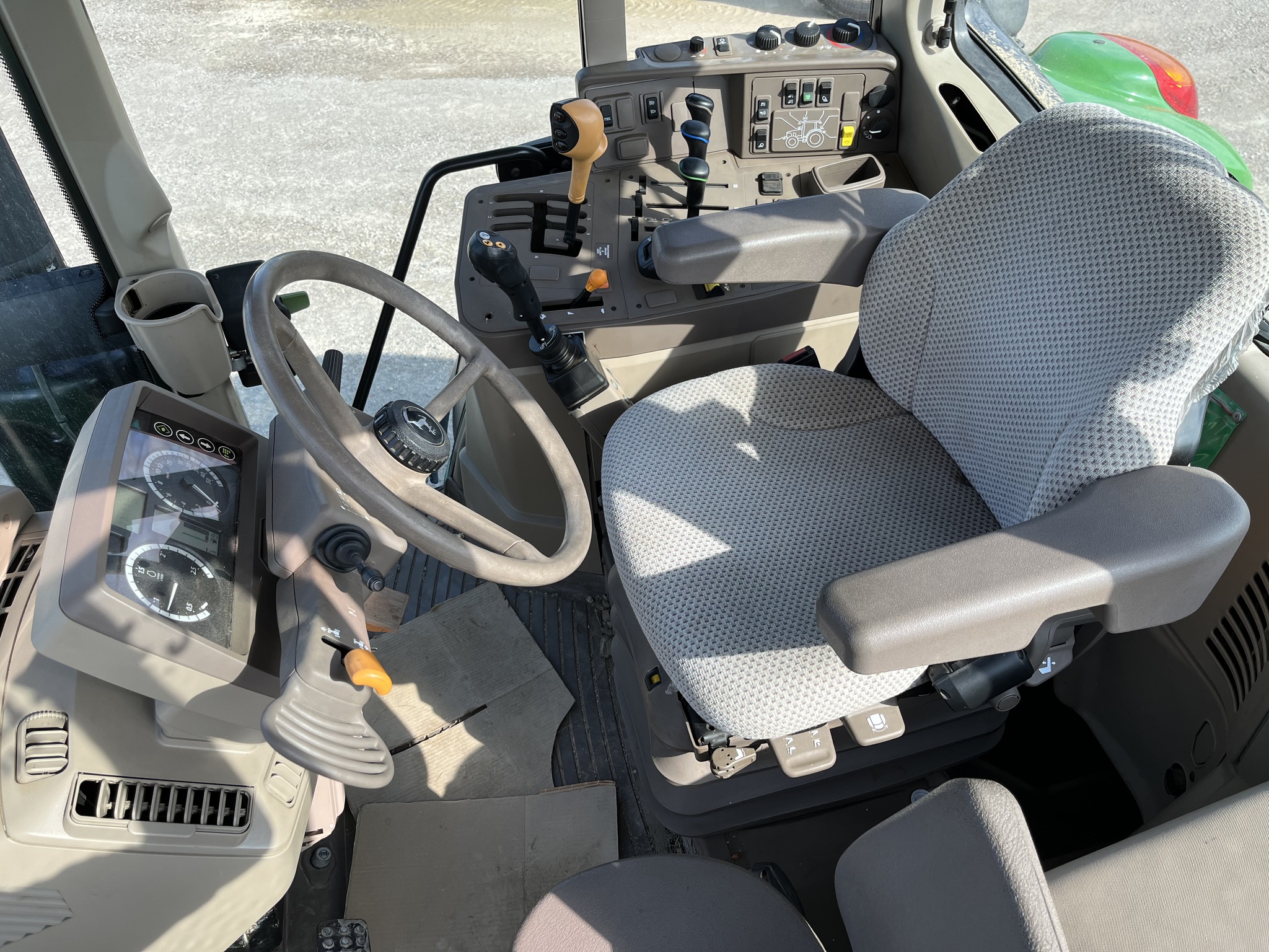 2016 John Deere 6120M Utility Tractors