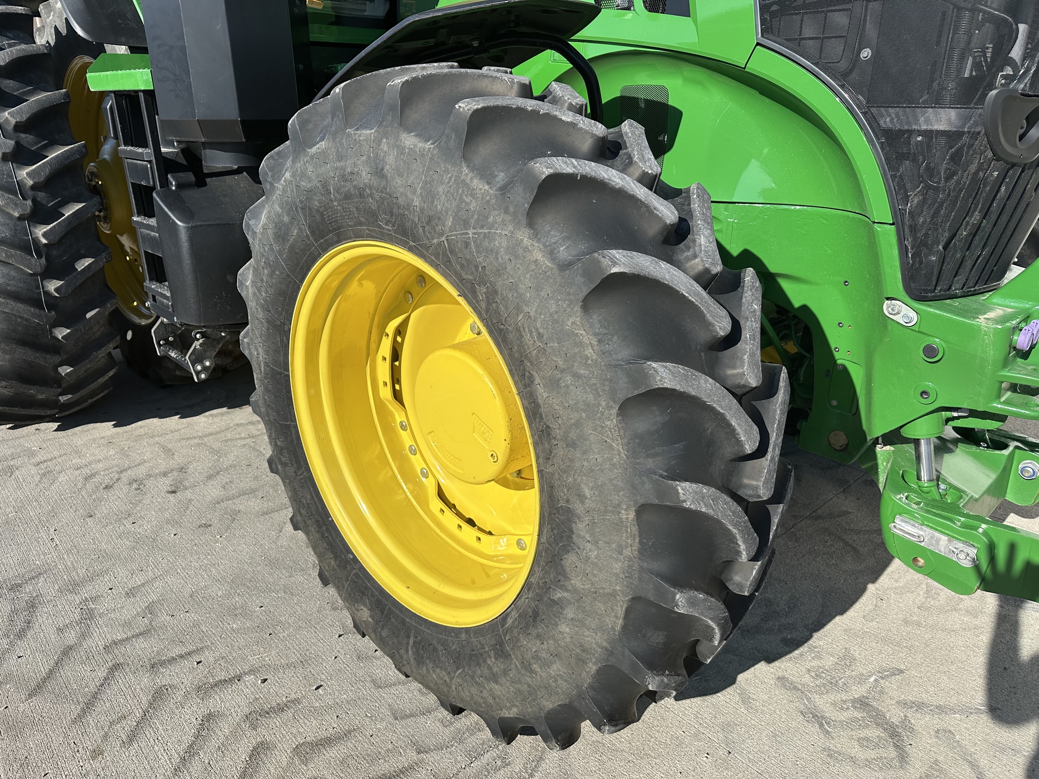 2023 John Deere 7R 230 Image 16