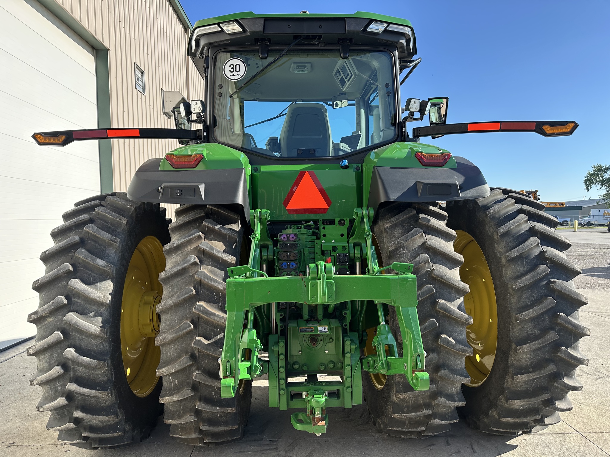 2023 John Deere 7R 230 Image 4