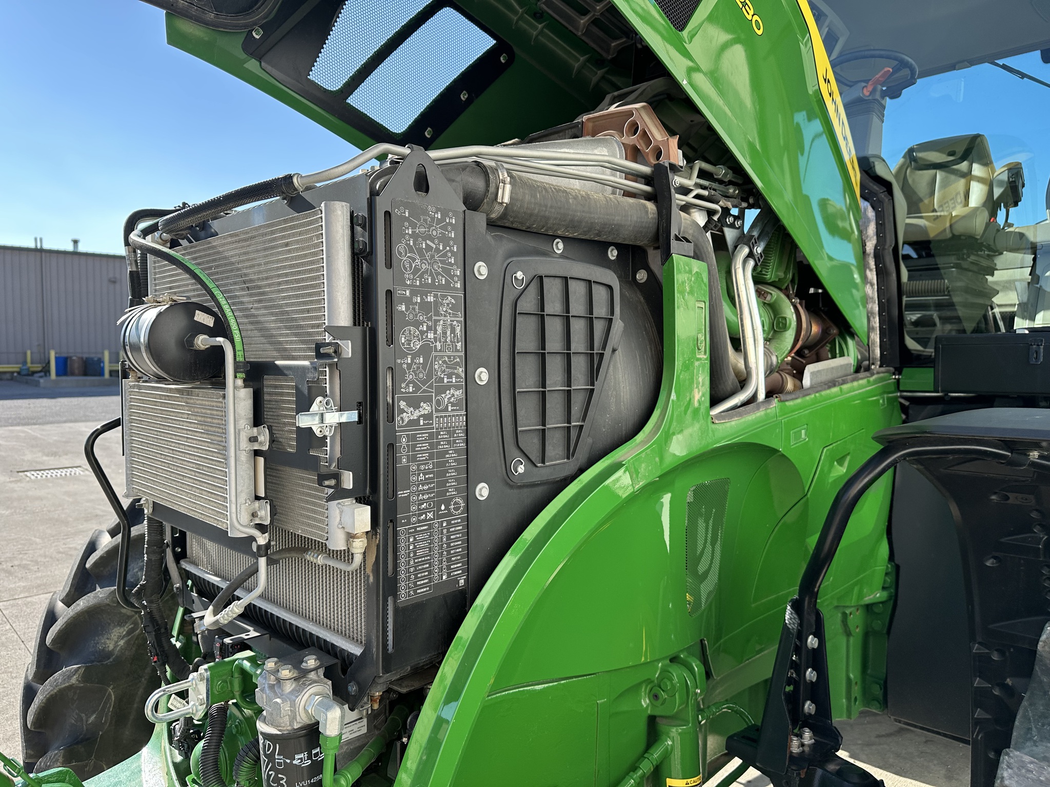 2023 John Deere 7R 230 Image 17