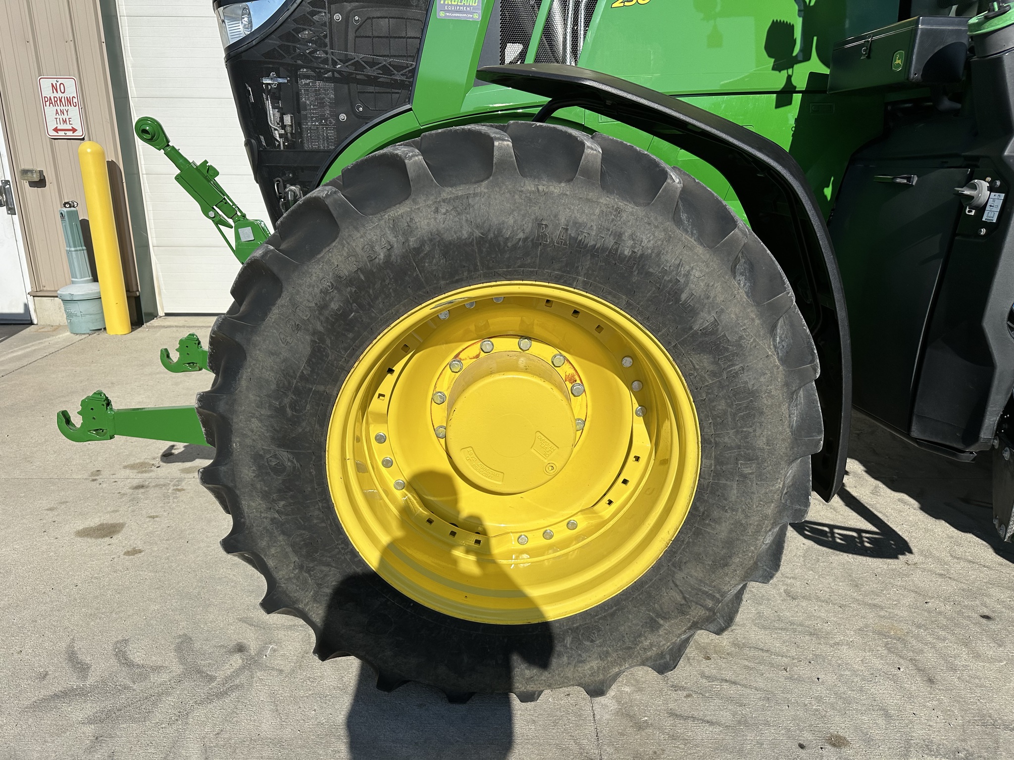 2023 John Deere 7R 230 Image 11