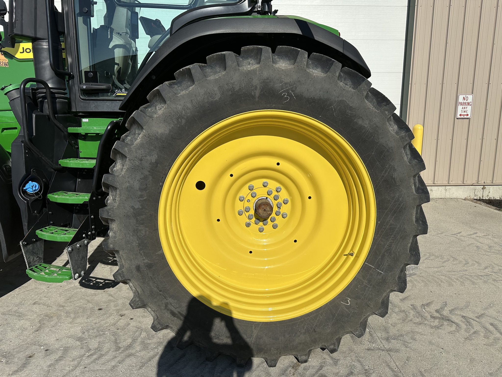 2023 John Deere 7R 230 Image 9