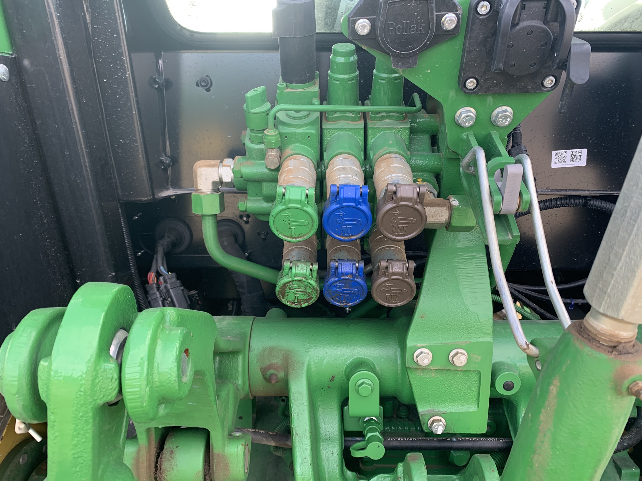 2023 John Deere 5105M Image 6