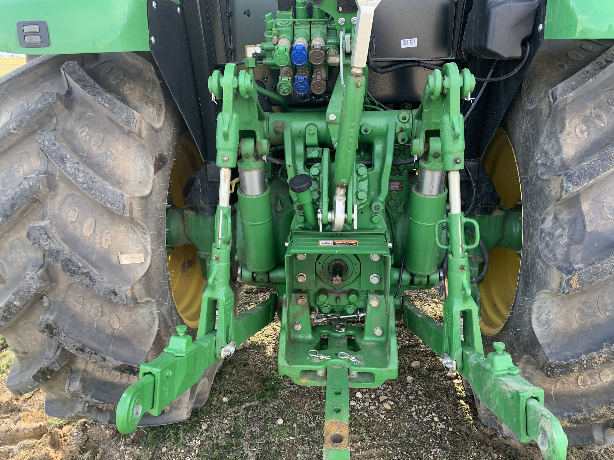 2023 John Deere 5105M Image 8