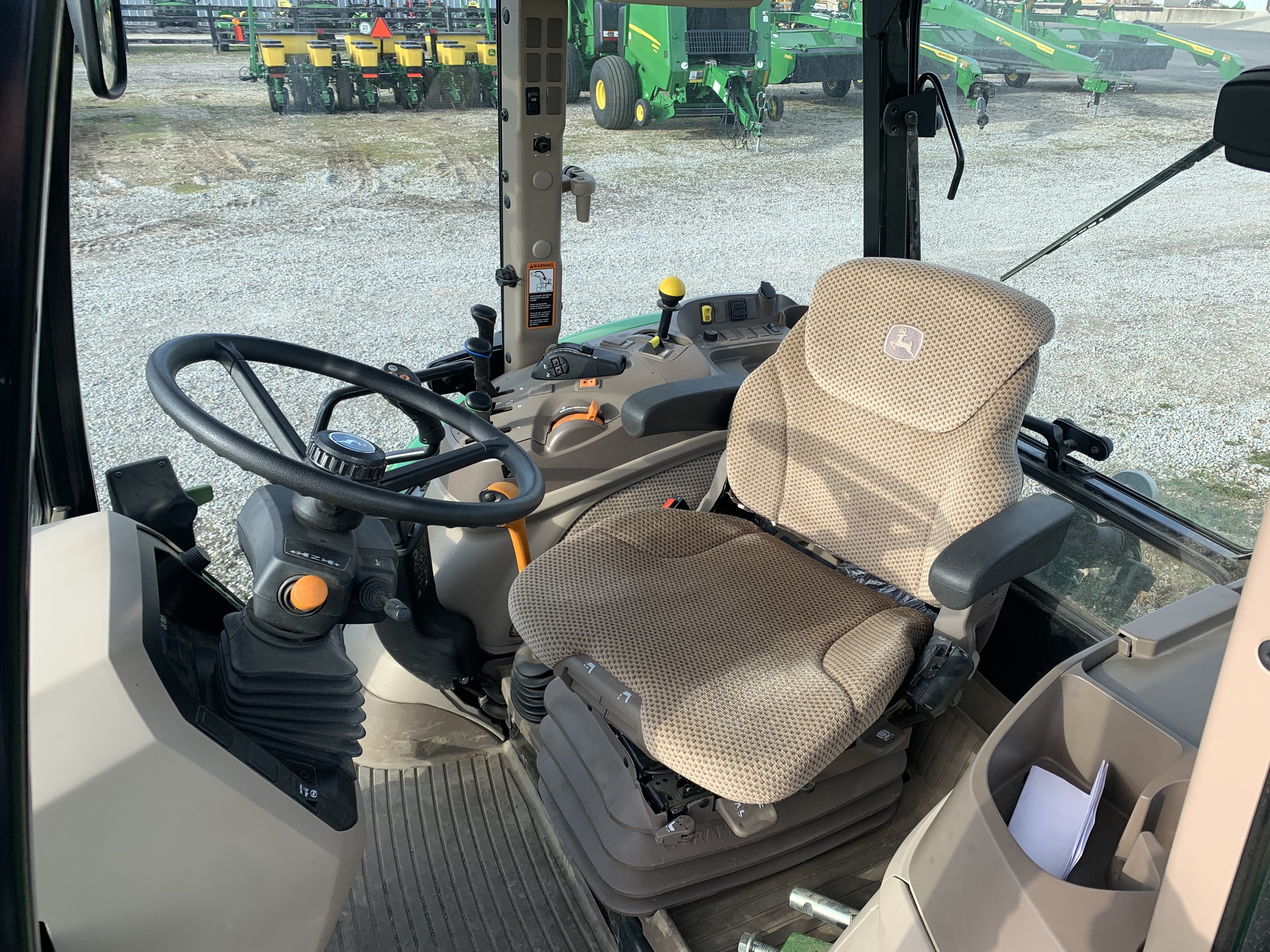 2023 John Deere 5105M Image 12