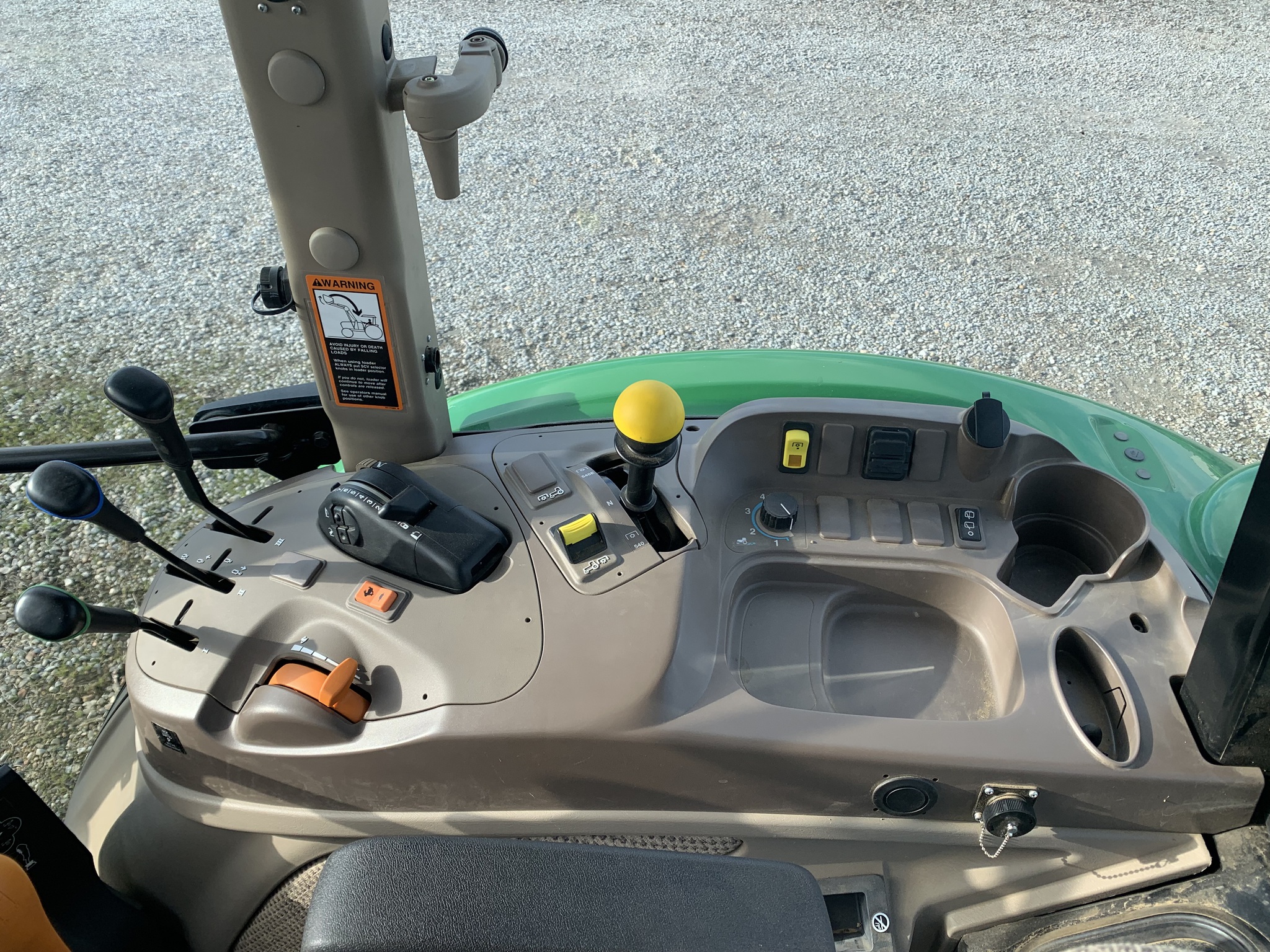 2023 John Deere 5105M Image 13
