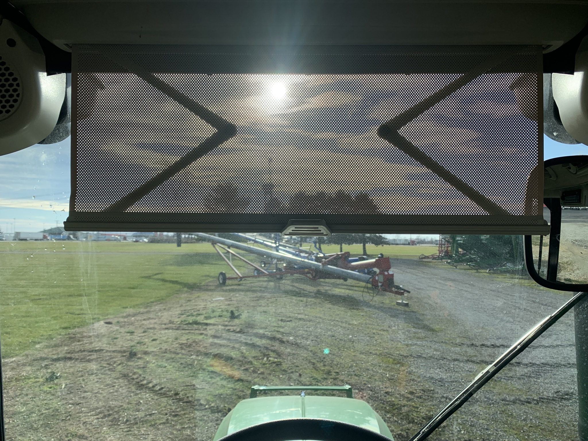 2023 John Deere 5105M Image 17