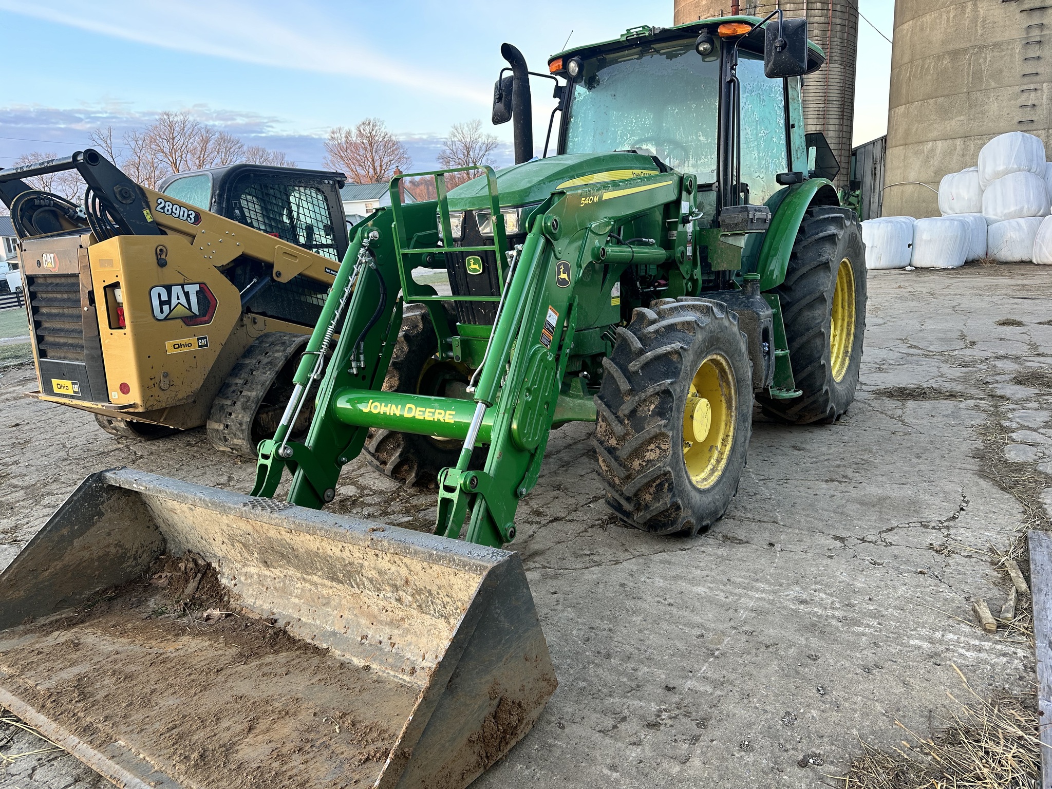 2022 John Deere 6120E Cab Image 7