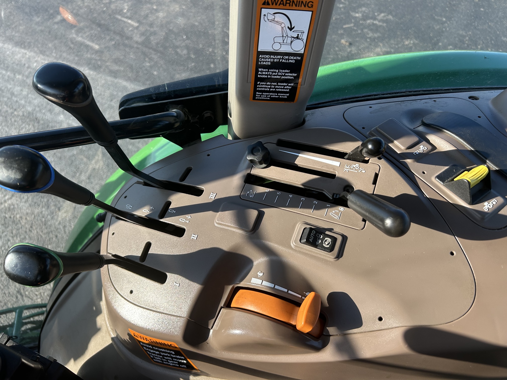 2022 John Deere 6120E Cab Image 13