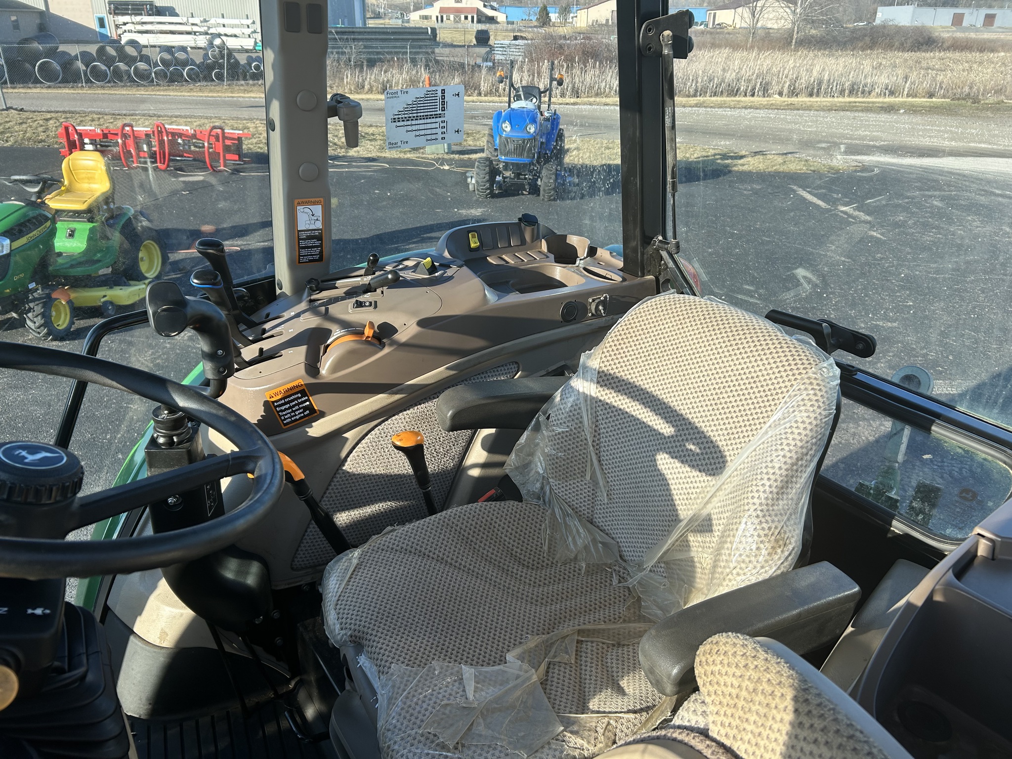 2022 John Deere 6120E Cab Image 11