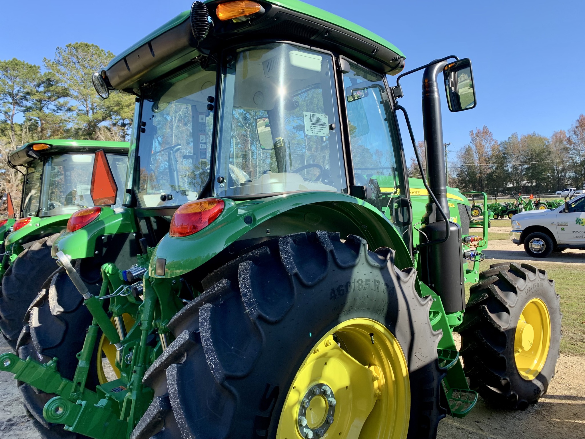 2023 John Deere 6135E Image 5