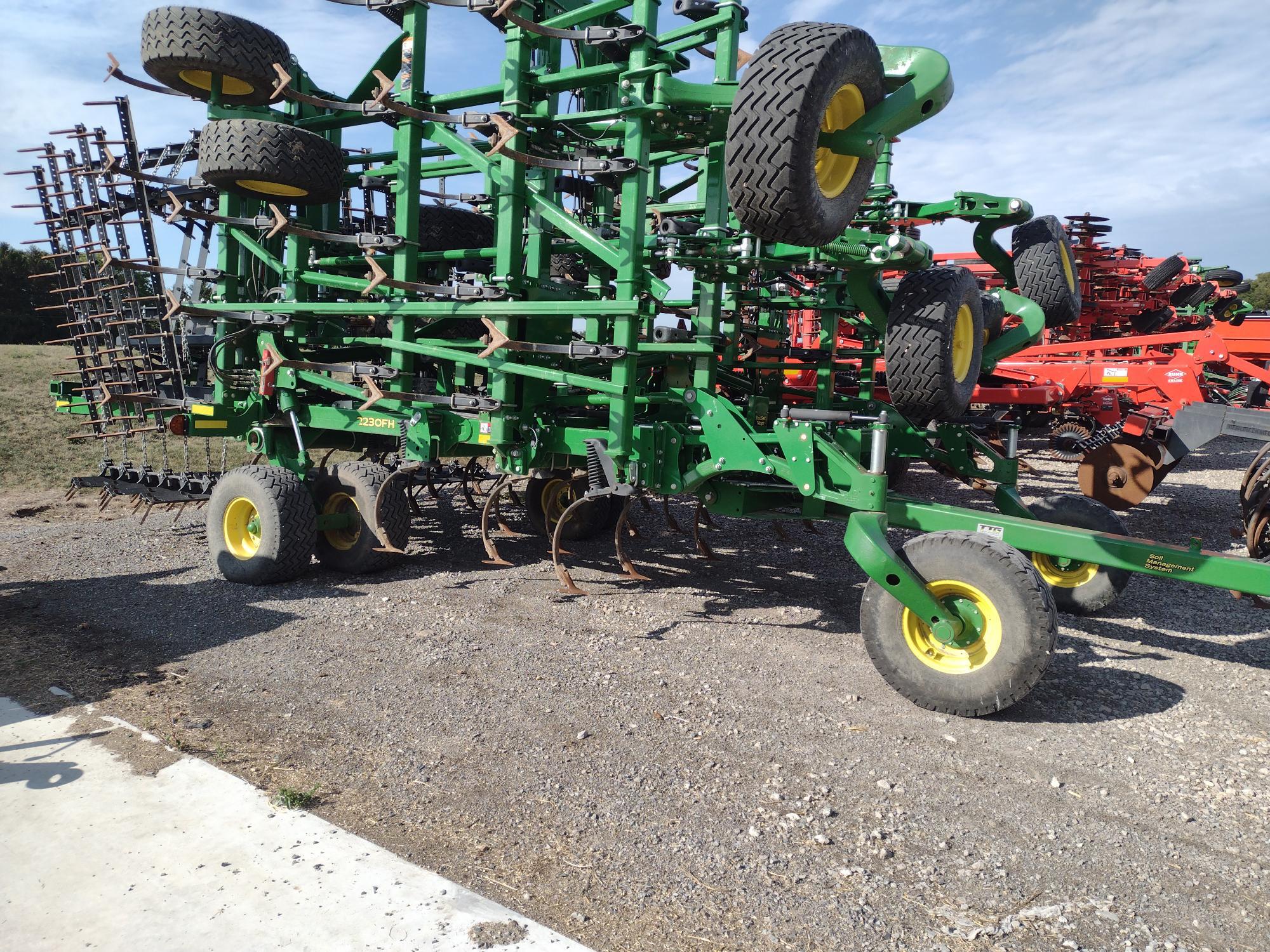 2023 John Deere 2230FH Image 1