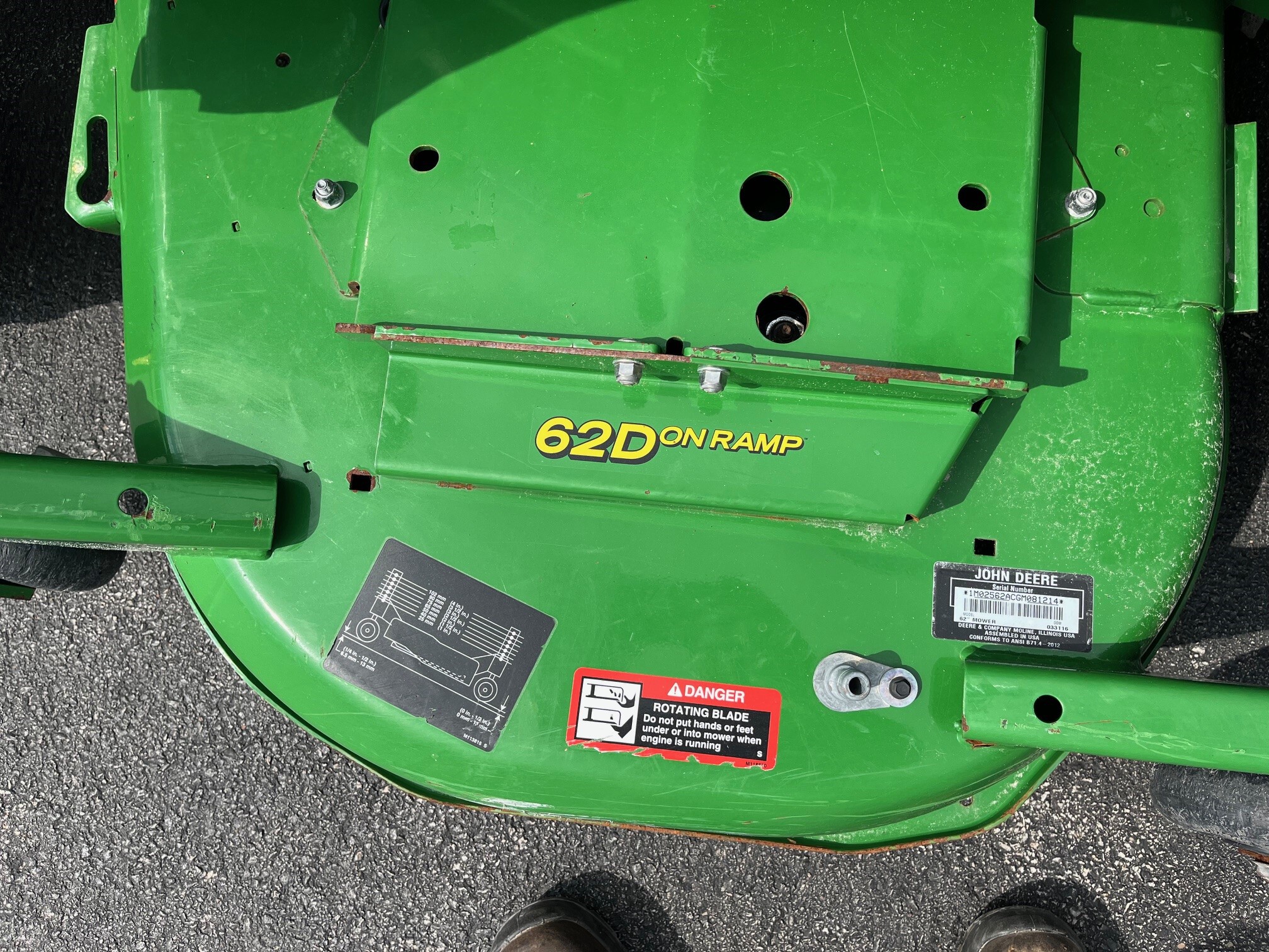 2016 John Deere 2032R Image 7