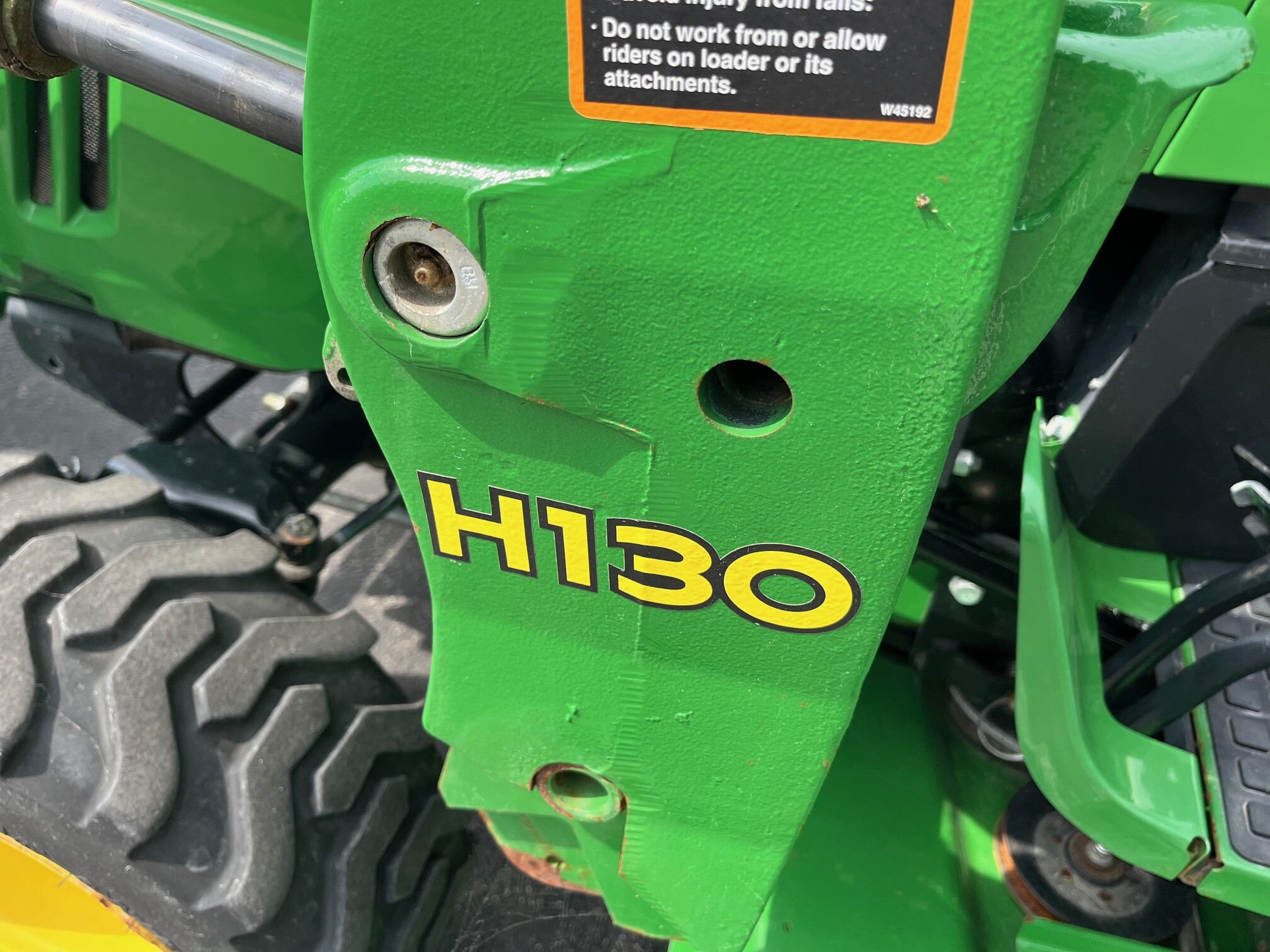 2016 John Deere 2032R Image 8