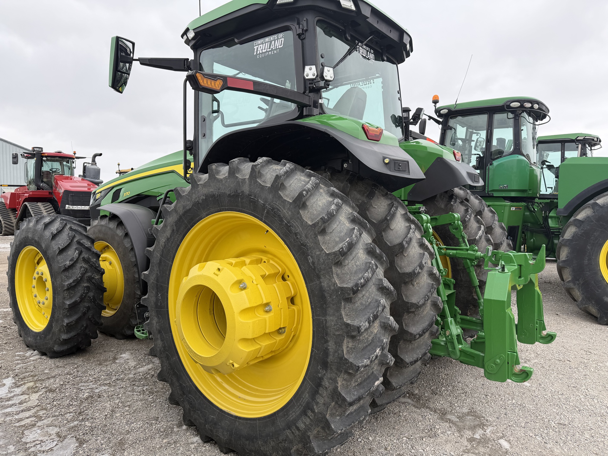 2023 John Deere 8R 370 Image 2