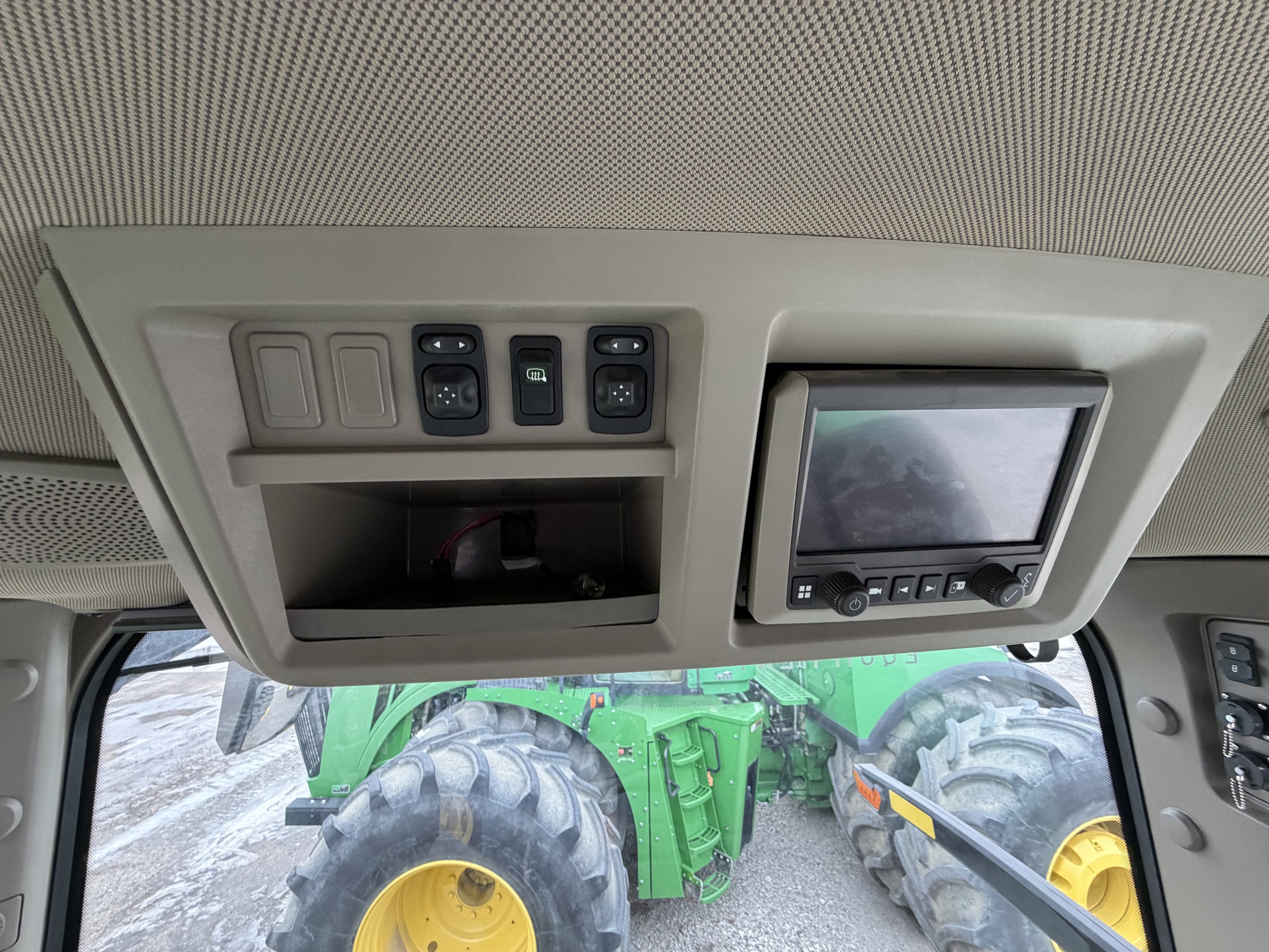 2023 John Deere 8R 370 Image 12
