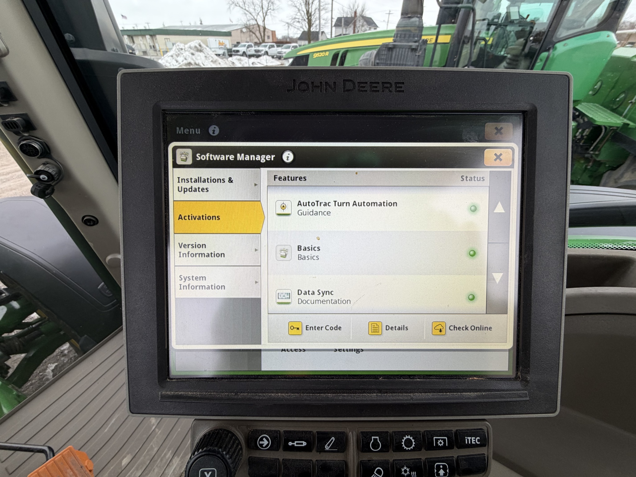 2023 John Deere 8R 370 Image 16
