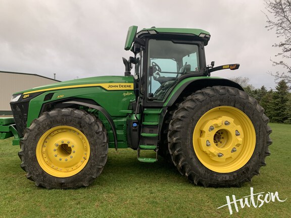 Photo of 2023 John Deere 8R 370