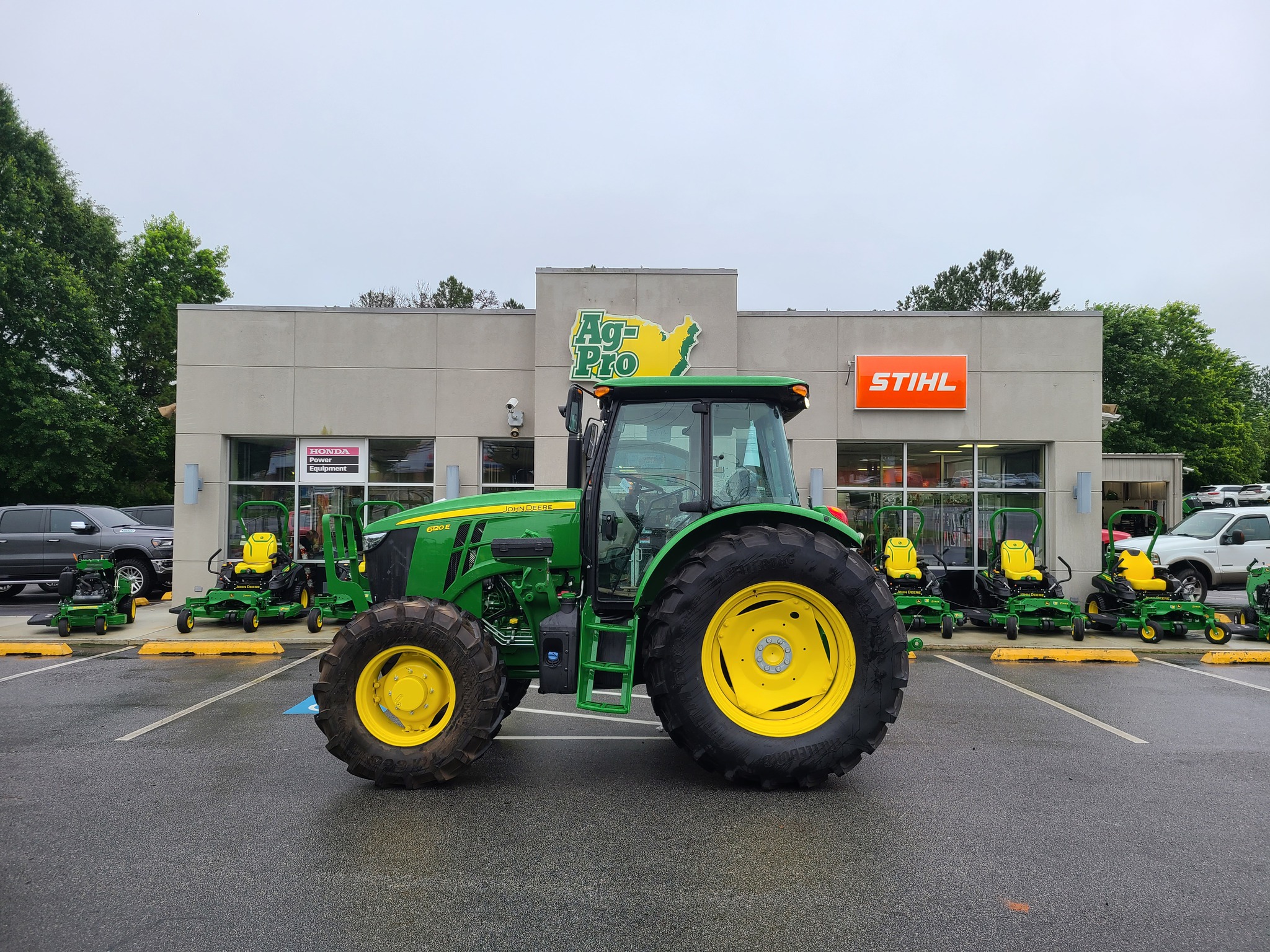 2024 John Deere 6120E Image 4