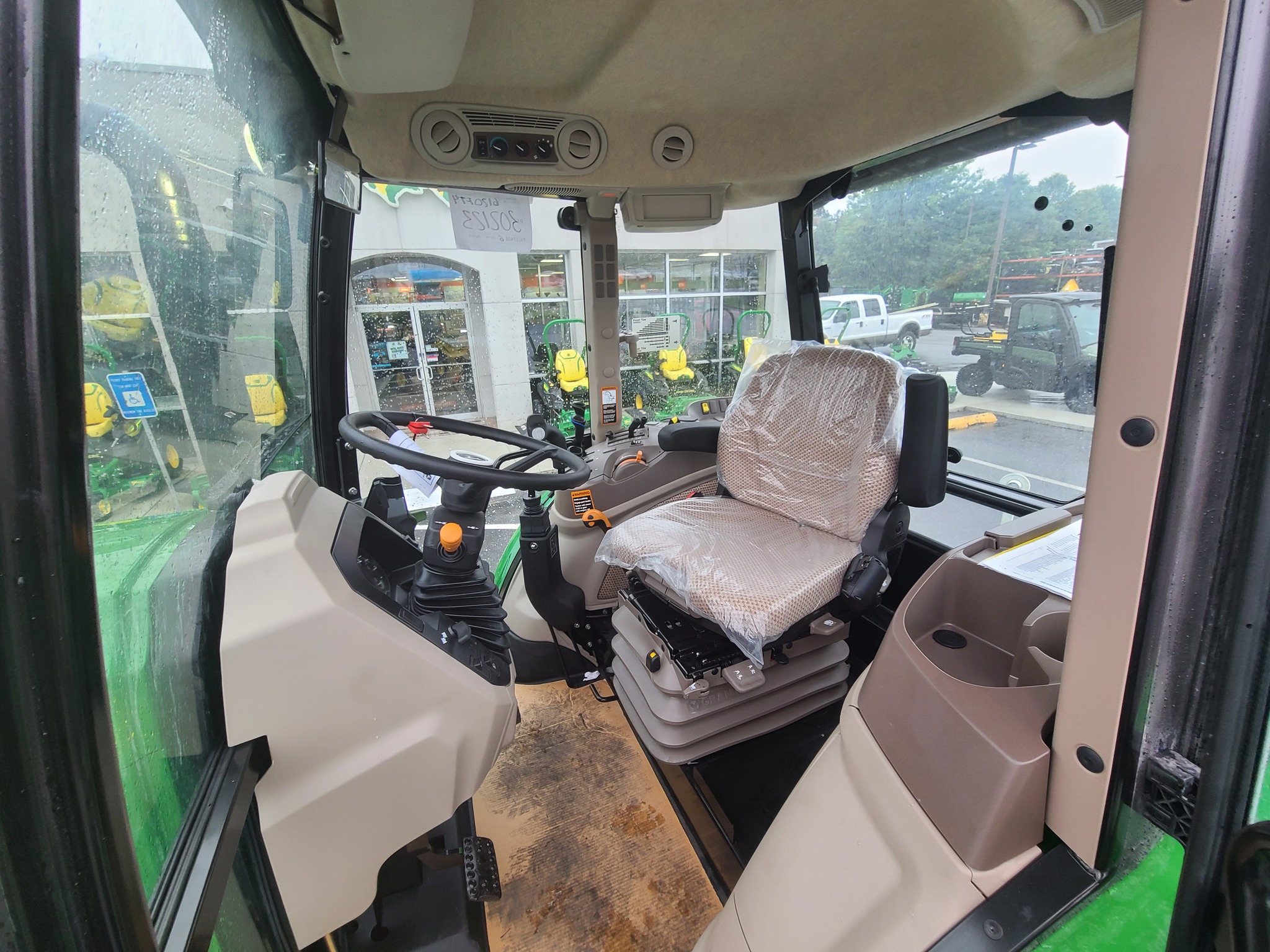 2024 John Deere 6120E Image 9