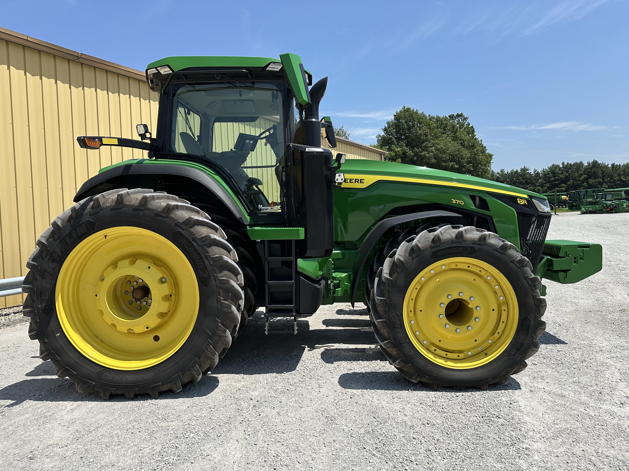 2024 John Deere 8R 370 Image 2