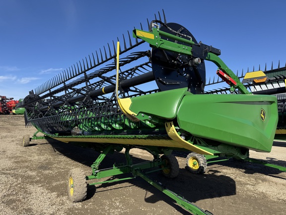 Used 2023 John Deere HD45R Combine Platforms at Horizon Ag & Turf in Warburg, AB - Photo2