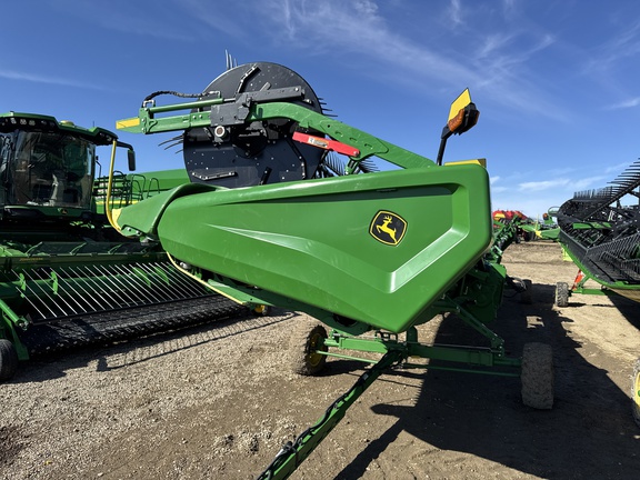 Used 2023 John Deere HD45R Combine Platforms at Horizon Ag & Turf in Warburg, AB - Photo13