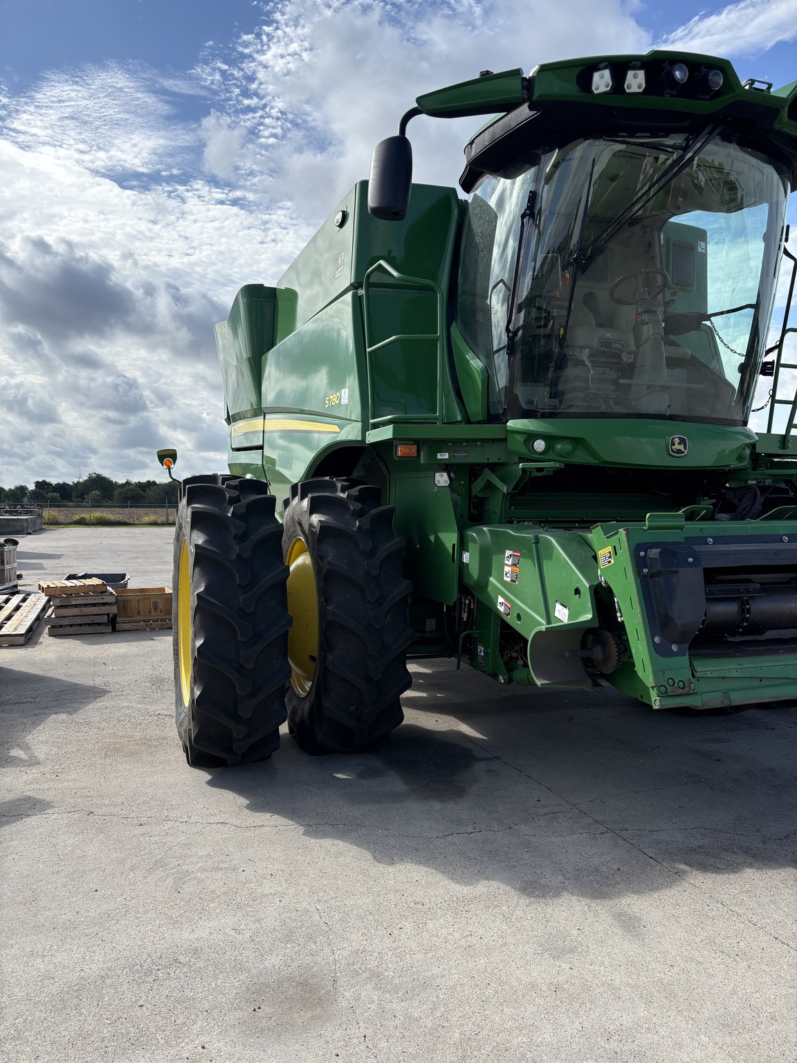 2022 John Deere S780 Image 2