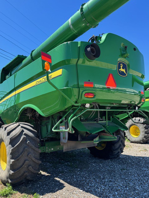 2022 John Deere S780 Image 7