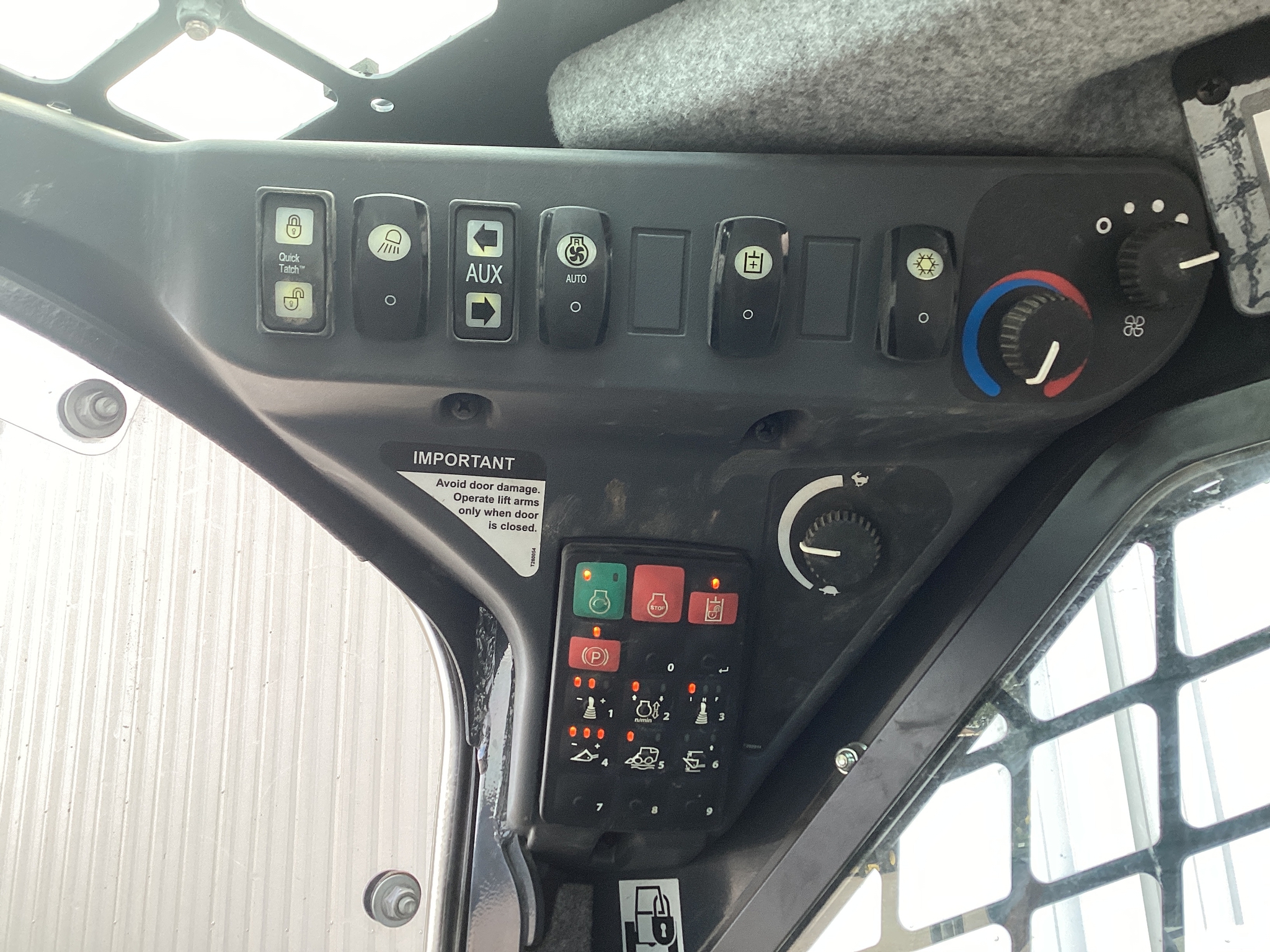 2023 John Deere 325G Image 11