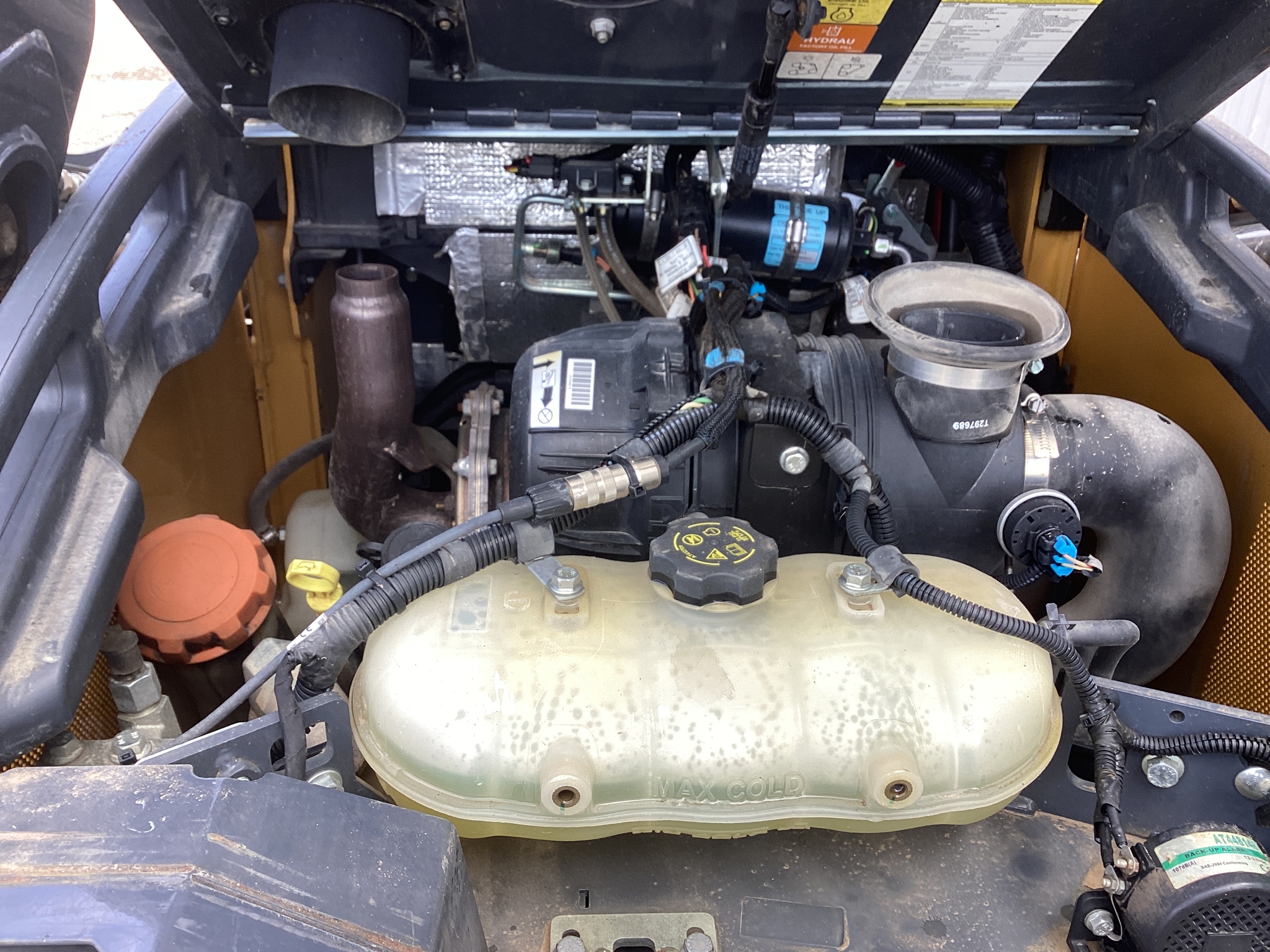 2023 John Deere 325G Image 17
