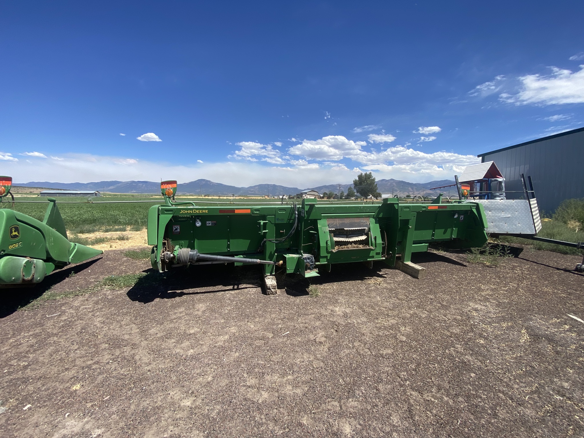 2014 John Deere 608C Image 12