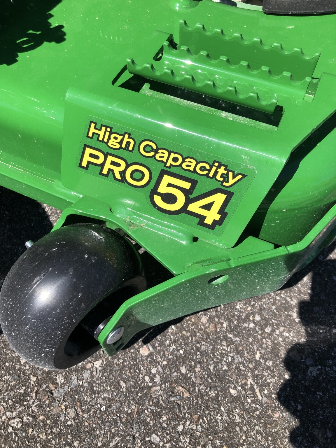 2025 John Deere Z720E Image 7