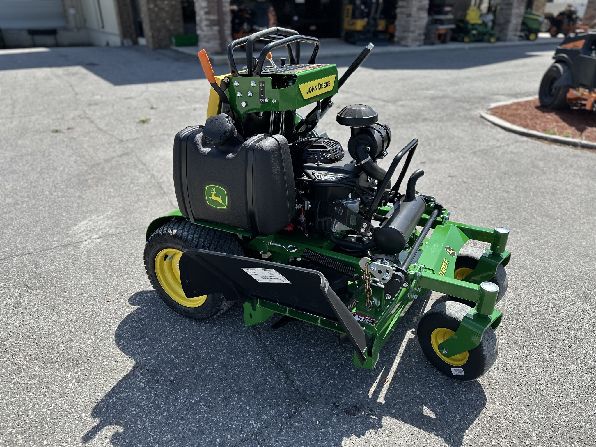 2025 John Deere Q810E Image 2