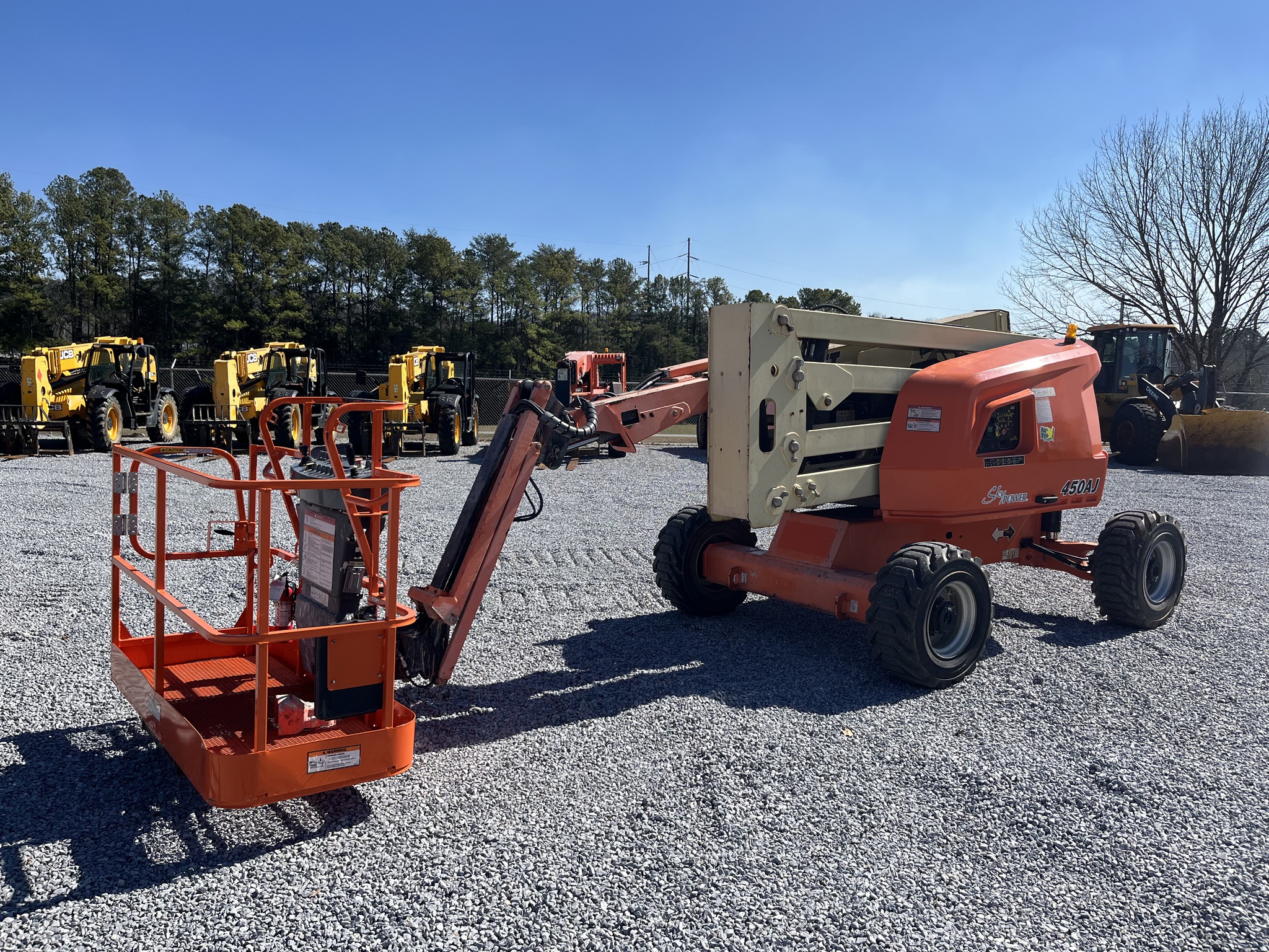 2017 JLG 450AJ Image 1