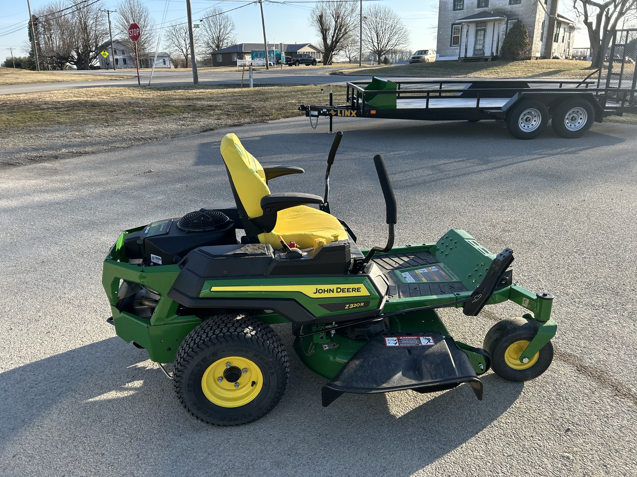 2024 John Deere Z320R Image 8