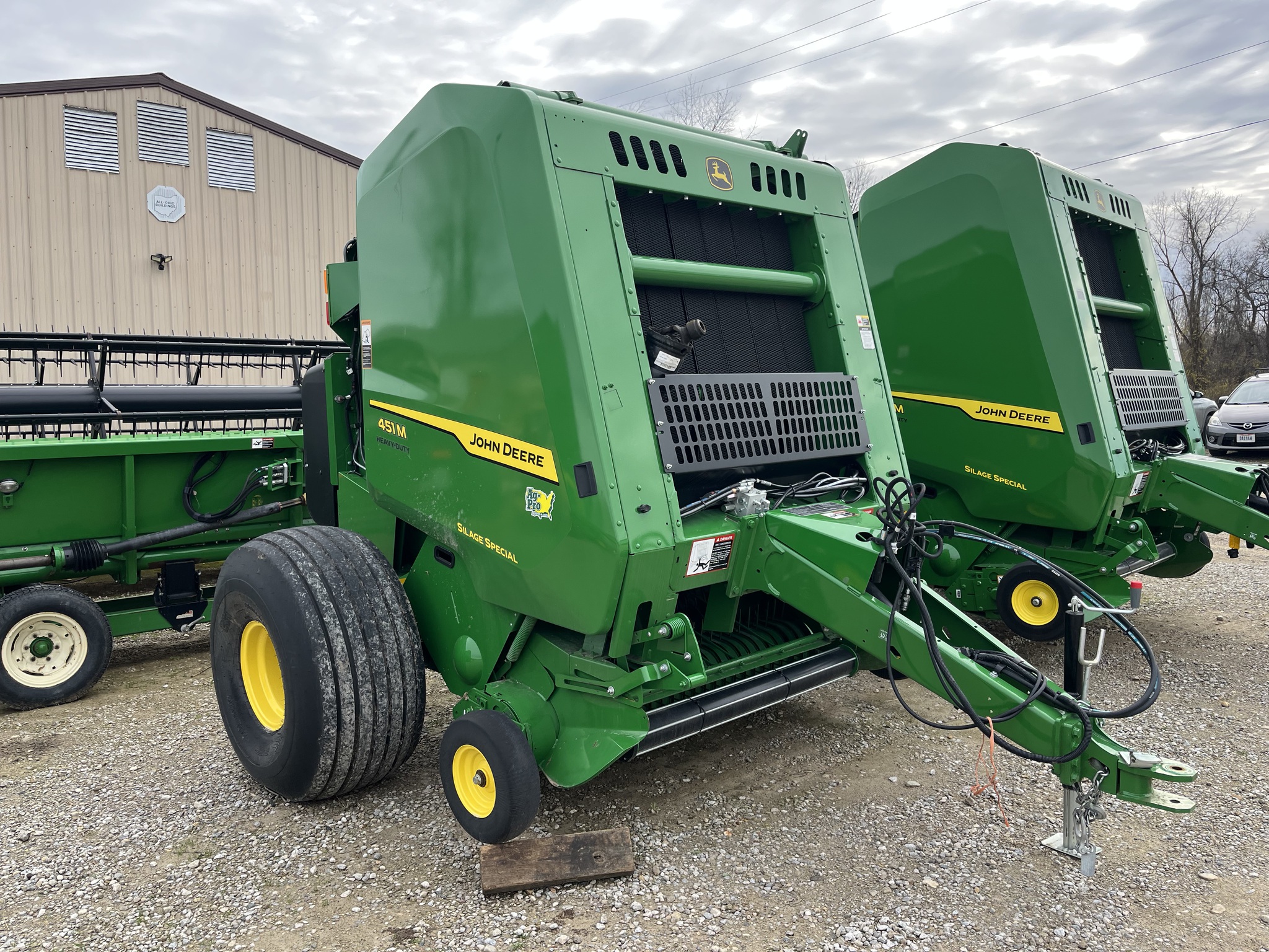 2024 John Deere 451M Image 3