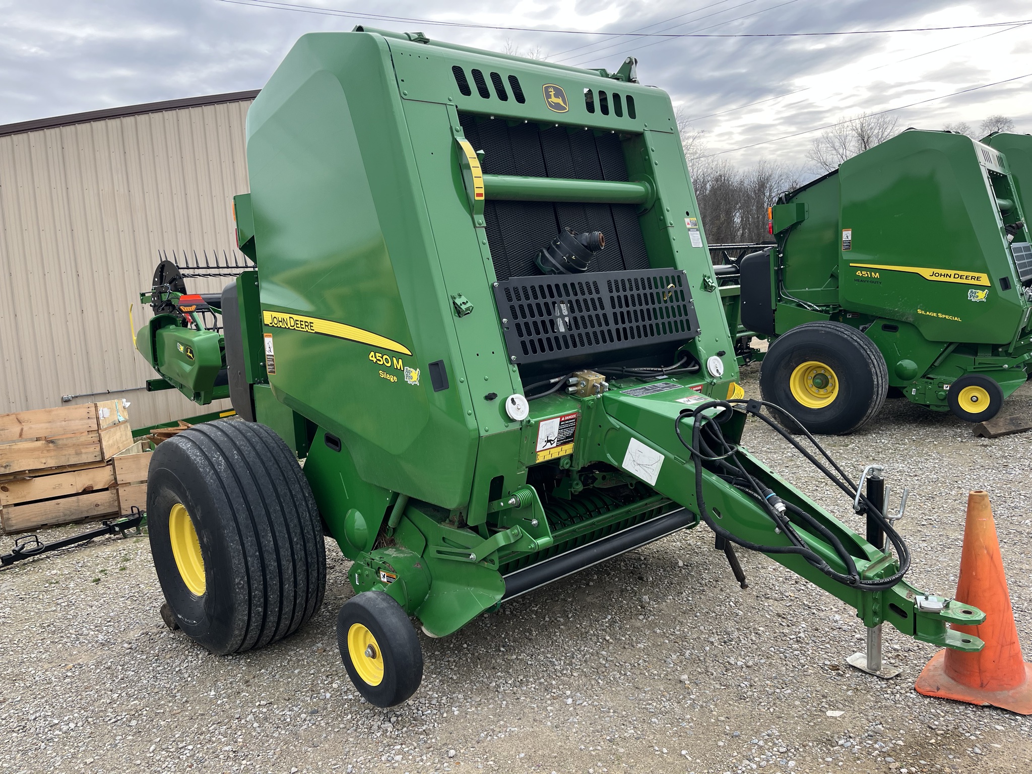 2024 John Deere 451M Image 5