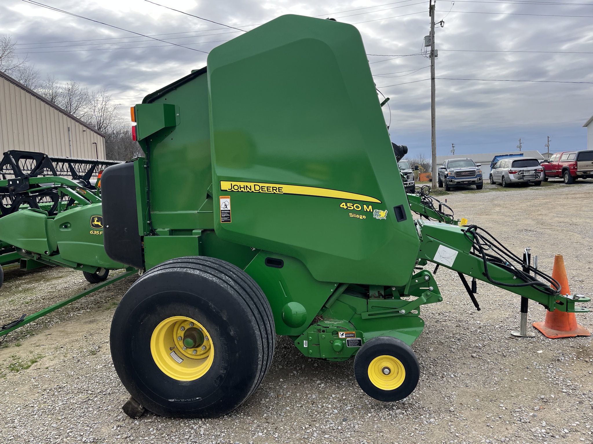 2024 John Deere 451M Image 9