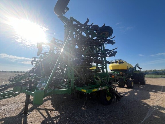 Used 2018 John Deere 1870 Air Drills and Seeders at Horizon Ag & Turf in Lloydminster, AB - Photo3