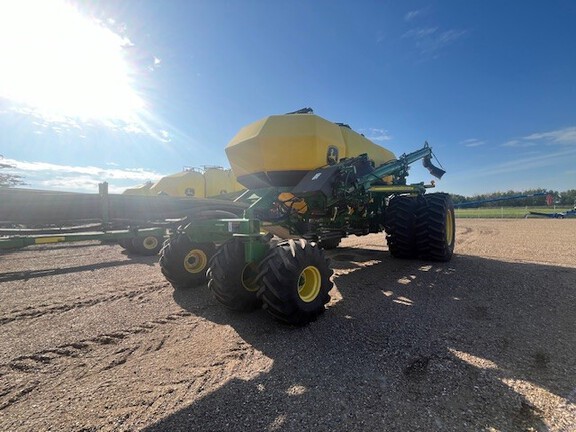 Used 2018 John Deere 1870 Air Drills and Seeders at Horizon Ag & Turf in Lloydminster, AB - Photo4