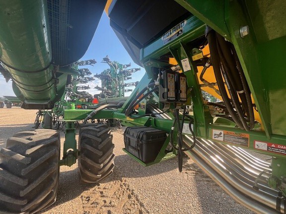 Used 2018 John Deere 1870 Air Drills and Seeders at Horizon Ag & Turf in Lloydminster, AB - Photo6