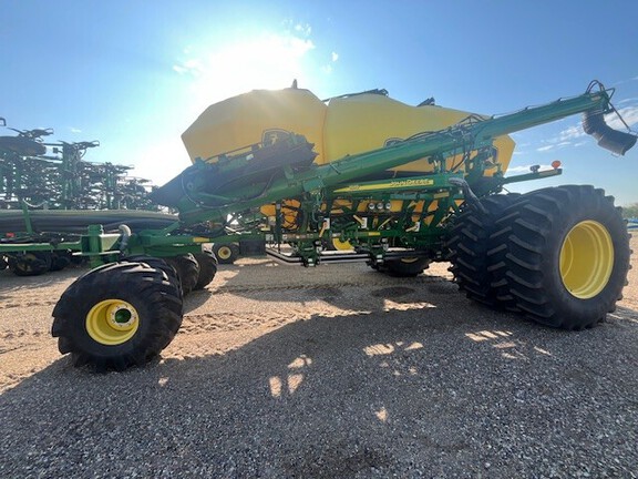Used 2018 John Deere 1870 Air Drills and Seeders at Horizon Ag & Turf in Lloydminster, AB - Photo9