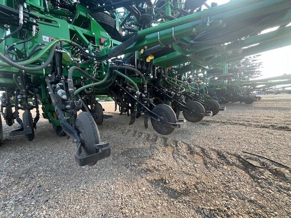Used 2018 John Deere 1870 Air Drills and Seeders at Horizon Ag & Turf in Lloydminster, AB - Photo25