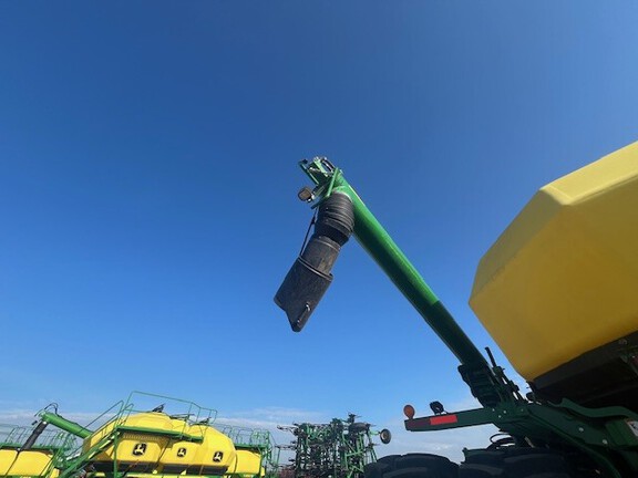 Used 2018 John Deere 1870 Air Drills and Seeders at Horizon Ag & Turf in Lloydminster, AB - Photo10
