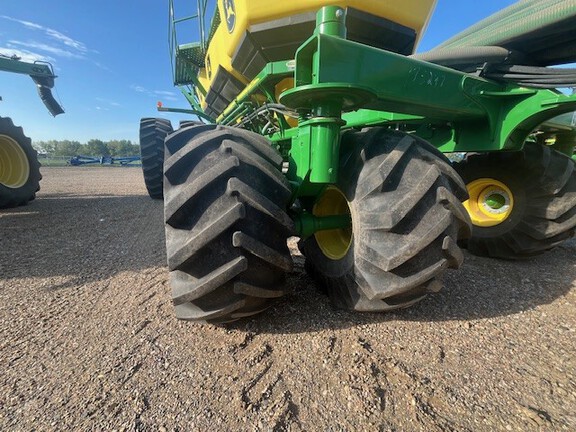 Used 2018 John Deere 1870 Air Drills and Seeders at Horizon Ag & Turf in Lloydminster, AB - Photo16