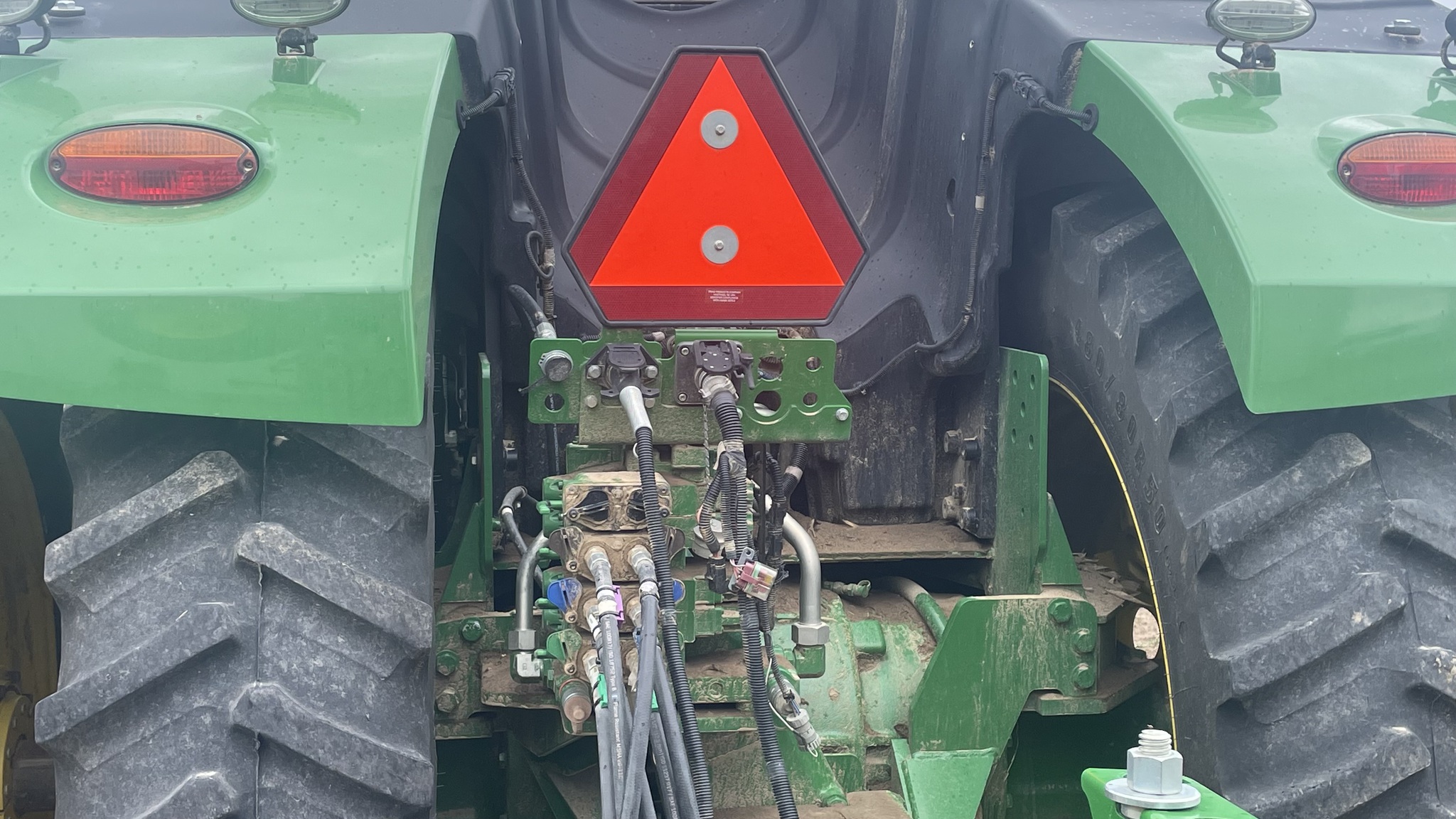 2018 John Deere 9420R Image 9