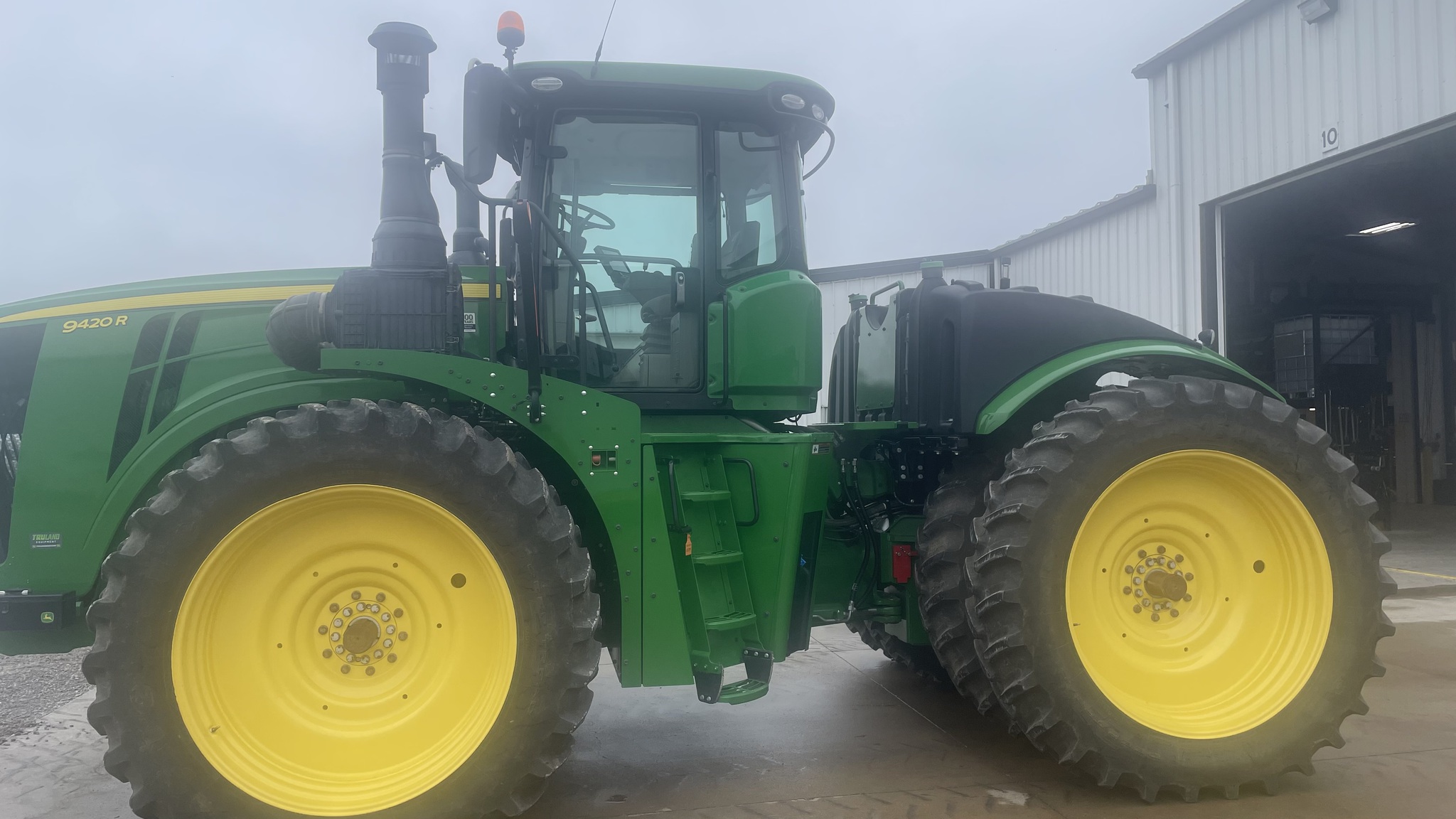 2018 John Deere 9420R Image 3